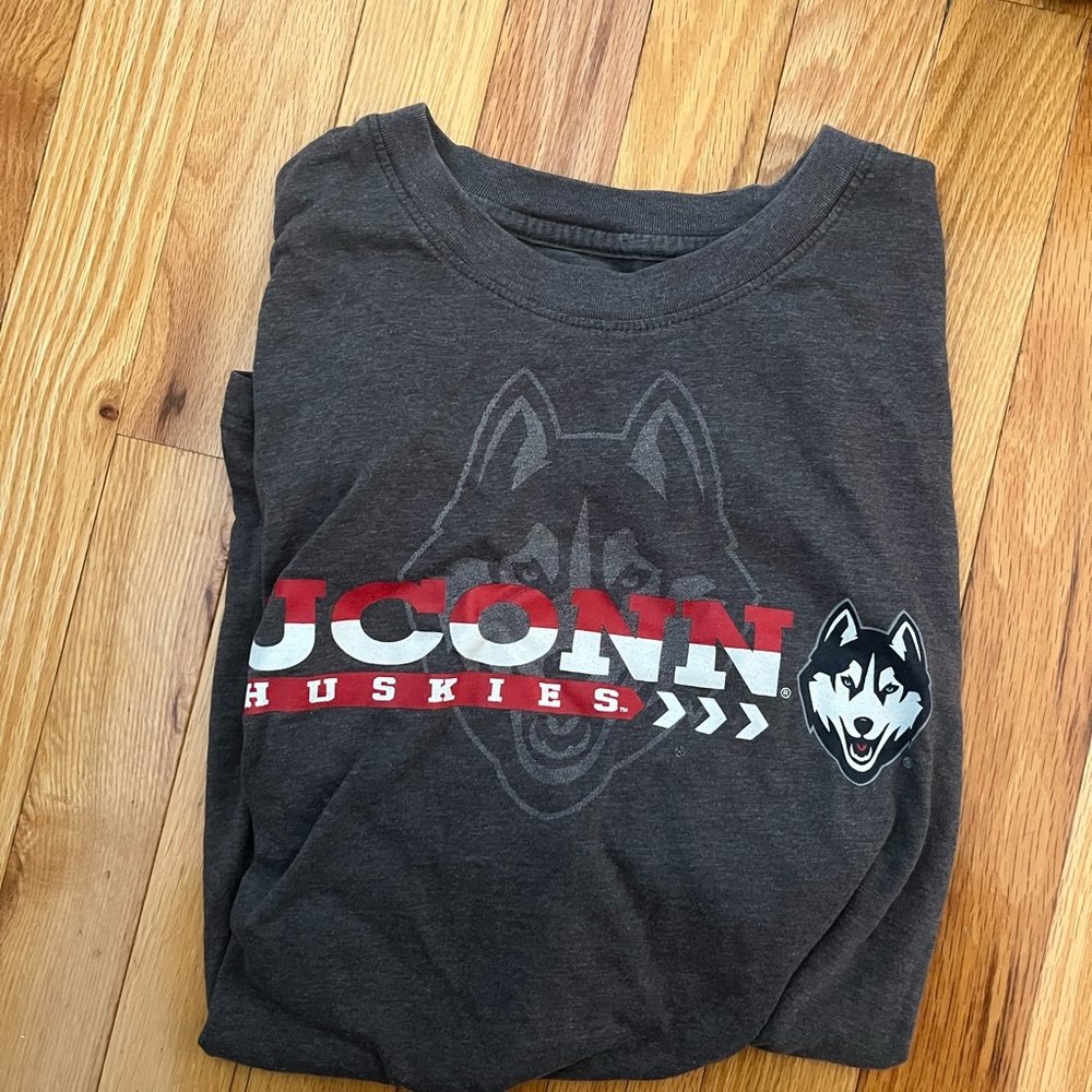 UConn Huskies Graphic T-Shirt